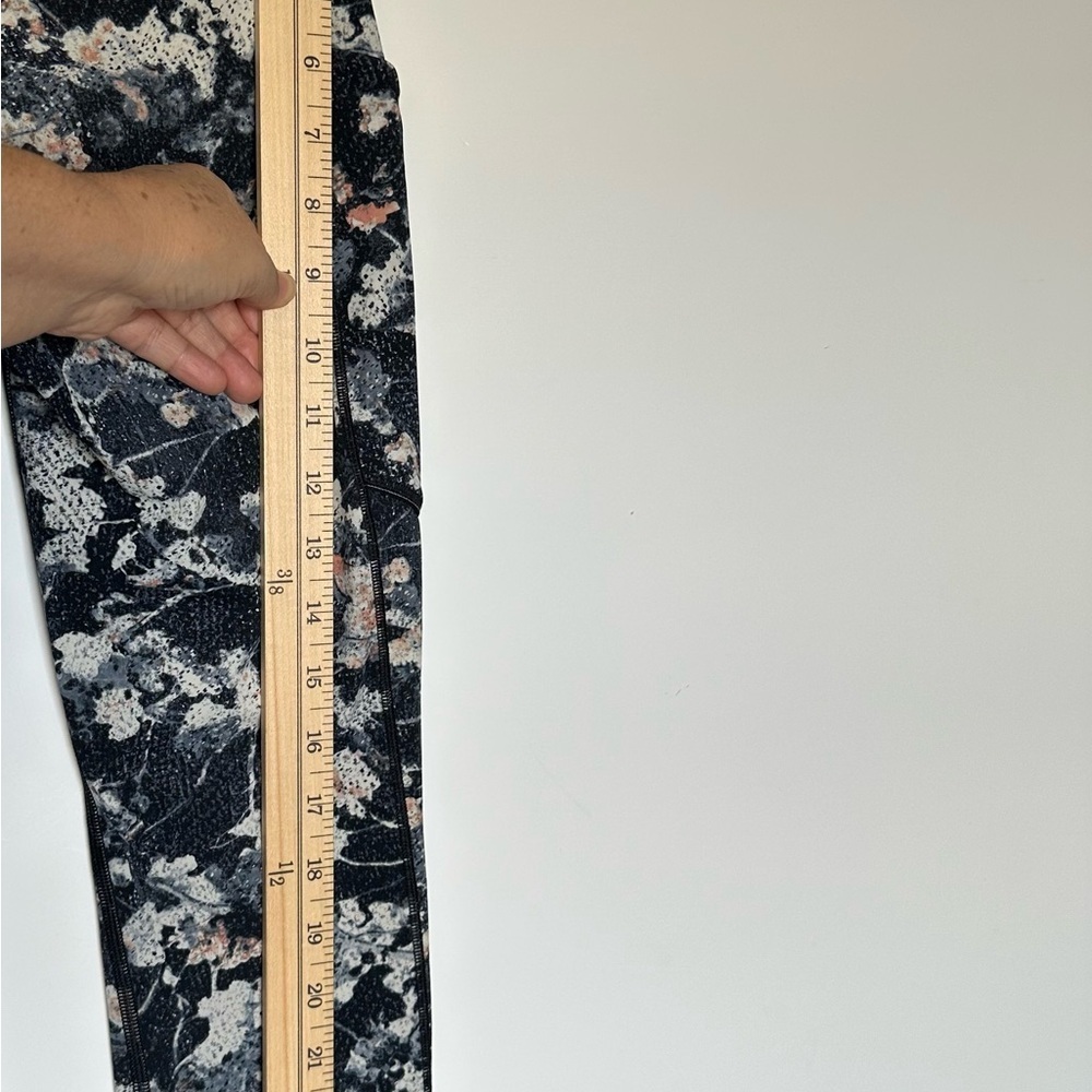 Lululemon Athletica Abstract Print Leggings - Picture 5 of 8